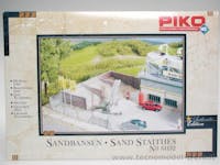 Piko 61132 Cementificio - deposito sabbia con nastro trasportatore, serie Authentic Edition