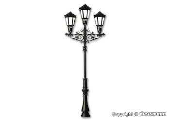 Viessmann 6398 Lampione stradale ornamentale a tre luci, 60 mm