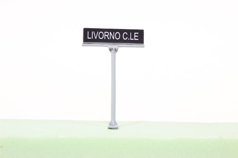 Tecnomodel 43266.2 Cartello di stazione ep. III-IV ''Livorno C.Le''