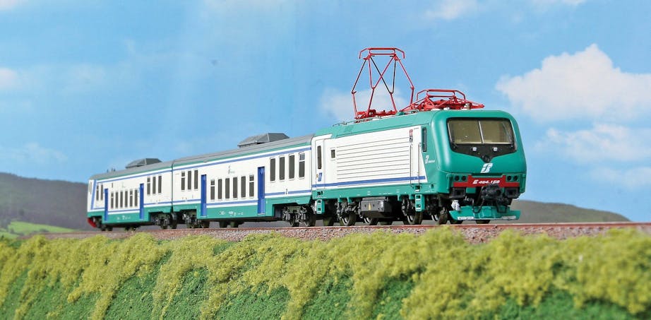Acme 70110 FS Treno regionale 'Navetta' MDVC ep.IV-V