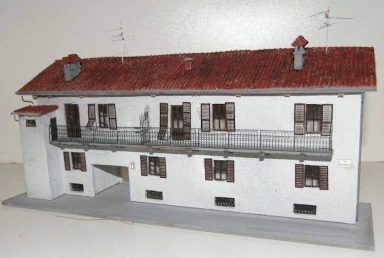 Simplon Model 469K Casa di paese per sfondi, in KIT. LASER CUT, ANDRONE ILLUMINATO.