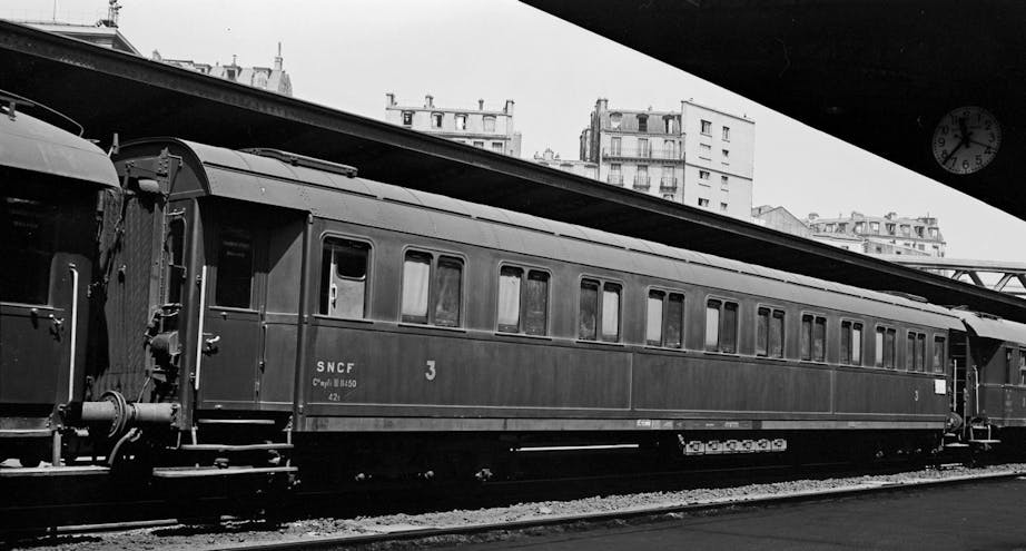 REE Modeles VB-50271 SNCF carrozza di 3 cl. (ex FS preda bellica) tipo Cmyf 306 11979 livrea verde con tetto grigio, ep.IIIA