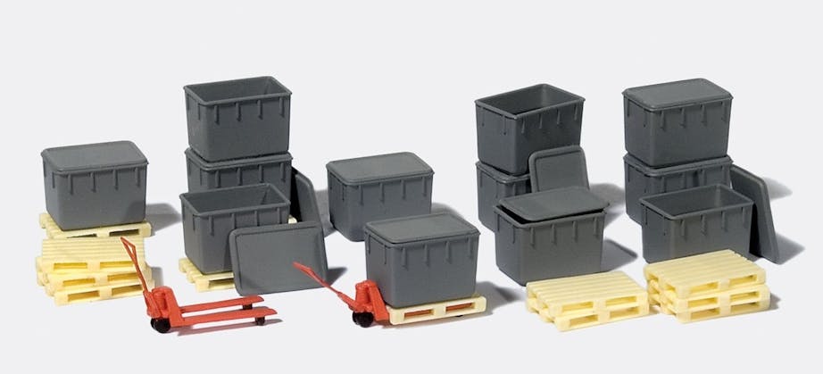 Preiser 31025 12 contenitori in plastica impilabili con coperchio rimovibile, 12 pallet, 2 transpallet