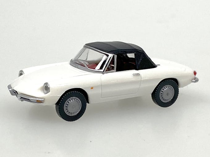 Blackstar WI020602 Alfa Romeo spider ''Duetto'' osso di seppia bianco 1966