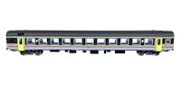 Vitrains 3205 FS carrozza MDVE di 2 cl. in livrea DTR con illuminazione interna, ep.VI