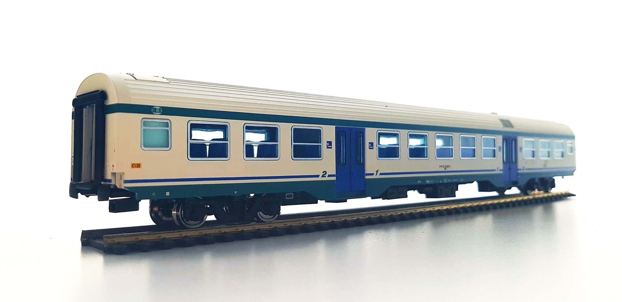 Modellismo Ferroviario - VITRAINS 3201 carrozza FS di 2° classe XMPR MDVC tetto bianco con illuminazione