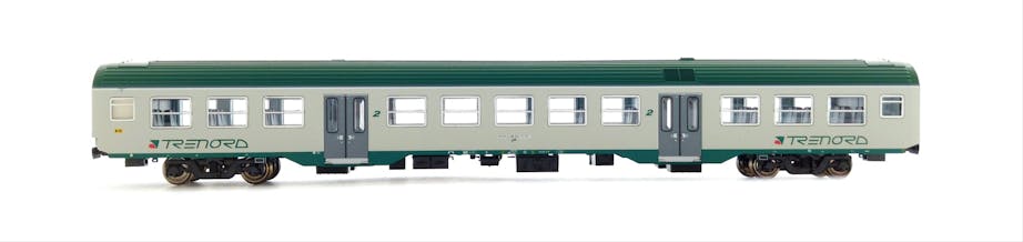Vitrains 3247 Carrozza MDVC di 2 cl. livrea TRENORD con battiporta grigio e illuminazione interna, ep.VI