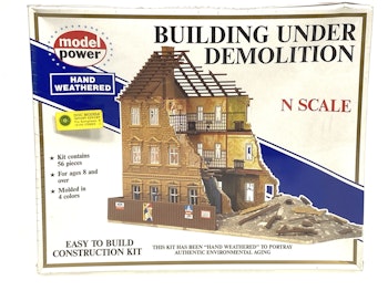 Model Power 1500 Edificio in demolizione in kit di montaggio - Scala N 1/160