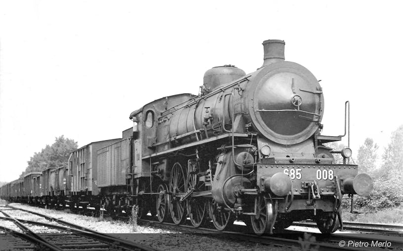 Rivarossi HR2915S FS, locomotiva a vapore Gr. 685, 1a serie, con caldaia corta e fanali elettrici, ep. III - DCC Sound