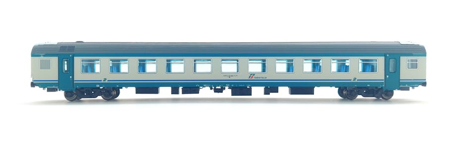 Vitrains 3402 FS carrozza MDVE di 2 cl. livrea XMPR con finestrini clima, tetto grigio, porte verdi, ep.VI