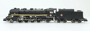 Arnold HN2484 SNCF, locomotiva a vapore 141 R 840, ruote Boxpok su un asse, tender ad alta capacità, livrea nera con linea gialla, ep. III - Scala N 1/160