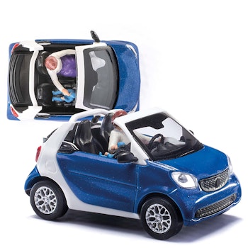 Busch 50779 Smart For2 Cabrio 2015 con conducente e bambino