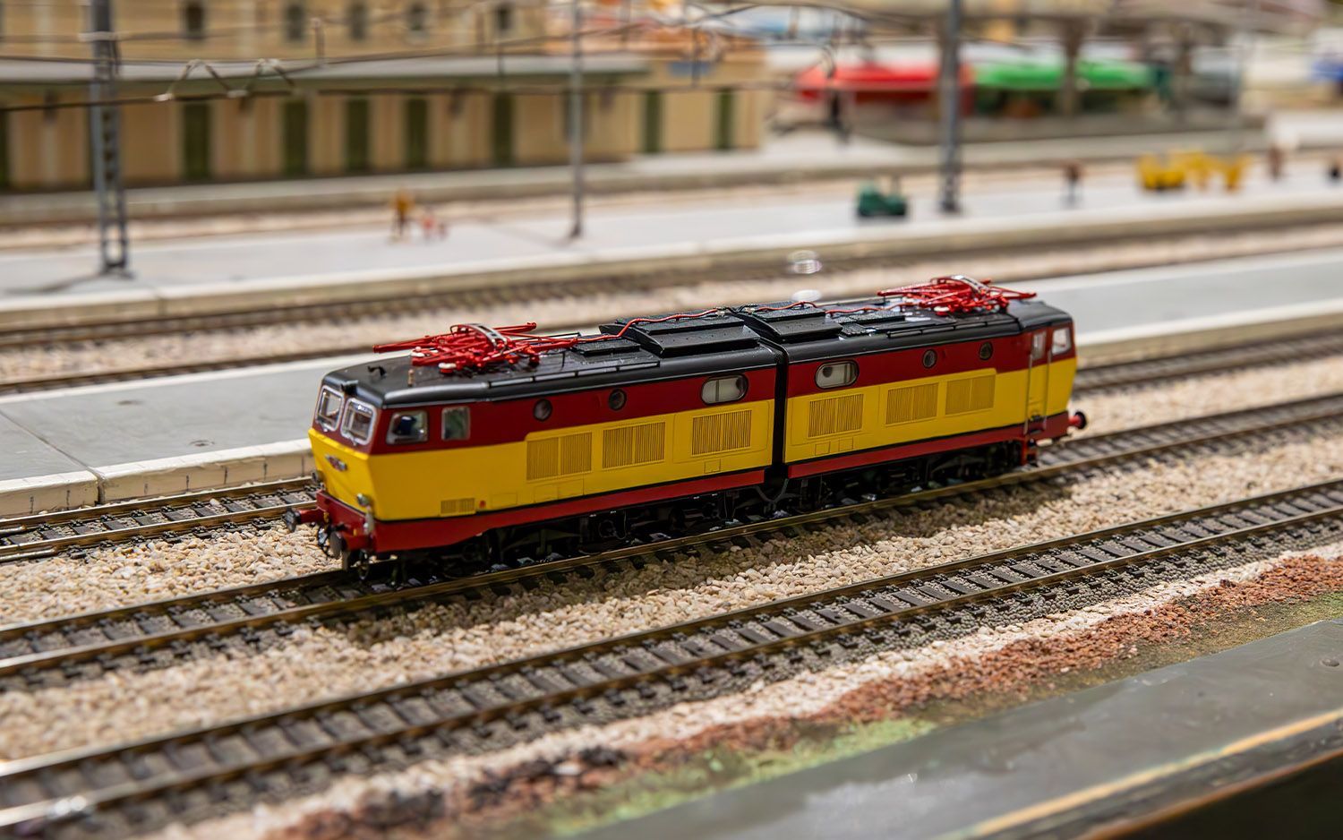 Rivarossi HR2965S FS, locomotiva elettrica E.656, 1a serie, livrea