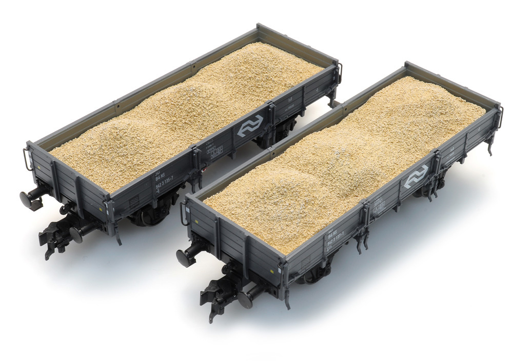 Autocarro Carico Con Sabbia Per Escavatore Immagine Edoriale - Foto 5