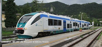 Vitrains 1145 FS ''Minuetto'' MD087 (diesel) in livrea XMPR di Trenitalia, ep.VI con illuminazione interna