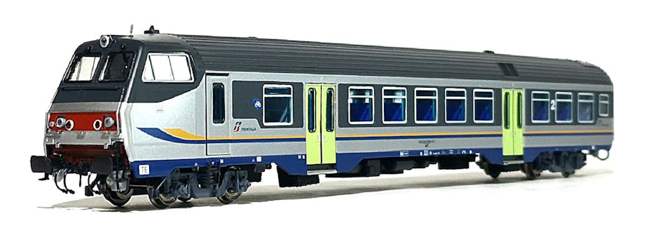 Vitrains 3447 FS carrozza pilota TE di 2 cl. livrea DTR ep.VI con Illuminazione interna e decoder funzioni integrato