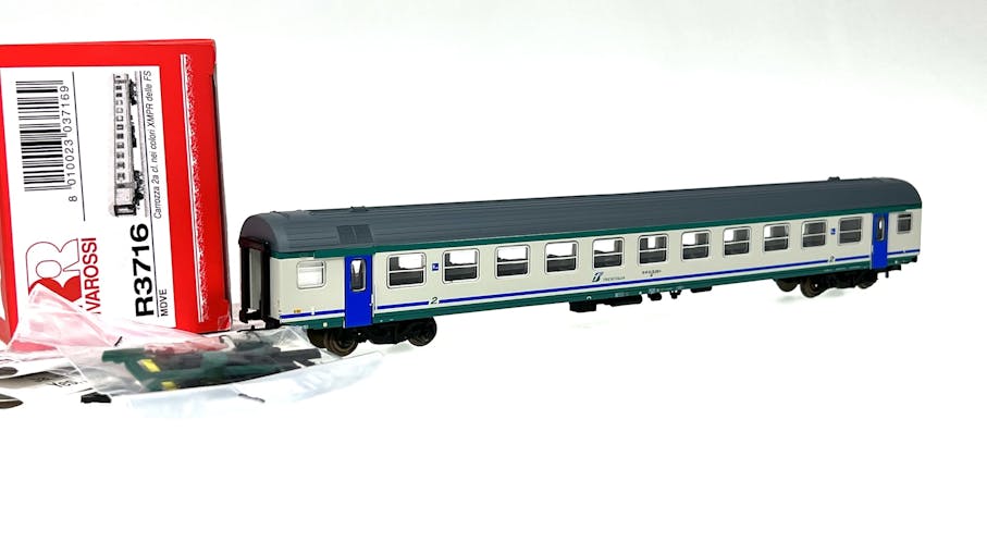 Rivarossi R3716 FS carrozza MDVE di 2 cl. in livrea XMPR, ep.V
