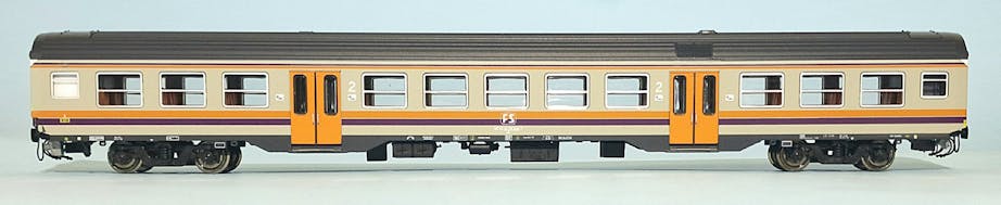 Vitrains 3449 FS Carrozza 2 cl. livrea MDVC con Logo TV, pito argento, triangoli bianchi, illuminazione interna, ep.IV
