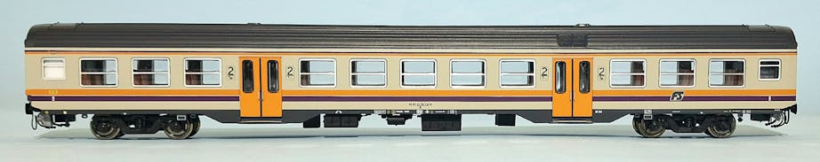 Vitrains 3450 FS Carrozza 2 cl. livrea MDVC con Logo inclinato, illuminazione interna, ep.IV