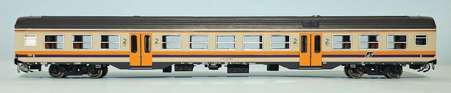 Vitrains 3451 FS Carrozza 2 cl. livrea MDVC con Logo inclinato, porta intercomunicante argento, illuminazione interna, ep.IV