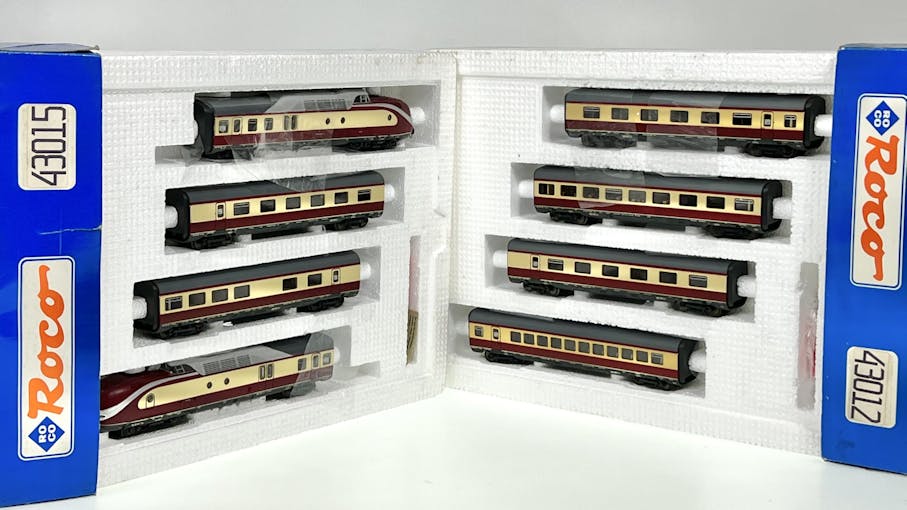 Roco 43015-43012 DB autotreno diesel VT-601 Inter City in 8 elementi.