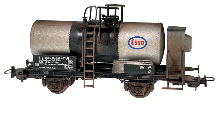 Blackstar BS00062/S-U FS carro cisterna Mbe ''Esso'' con garitta ep.III Residenza Vado Ligure, invecchiato