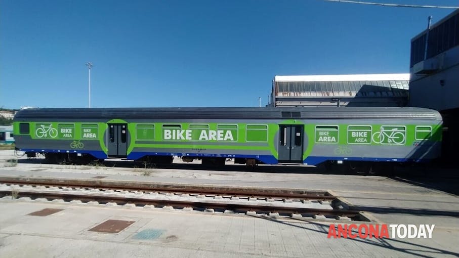 Vitrains 3444 FS carrozza MDVC trasporto bici, BIKE AREA, TI ep.VI