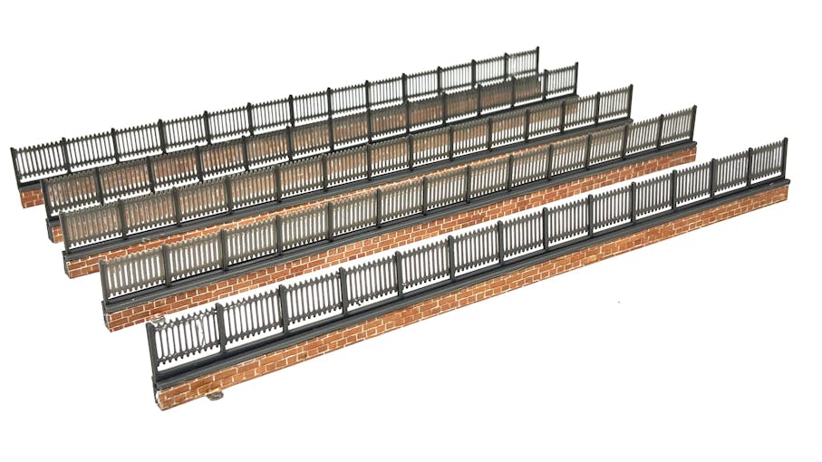 Tecnomodel 80021 Set 5 pezzi di staccionata su muretto in stile FS, fornito montato