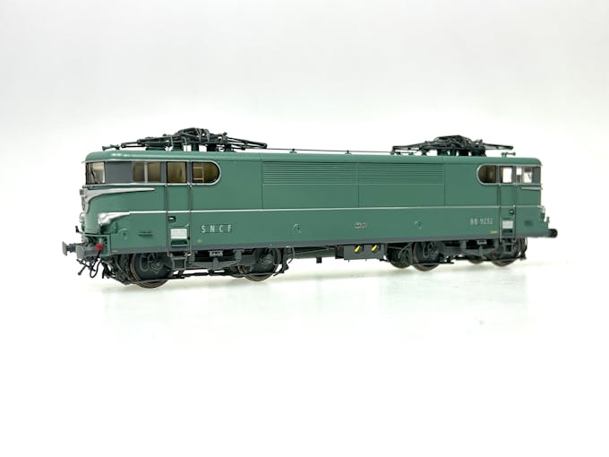 REE Modeles MB-083 SNCF locomotiva elettrica BB 9232 S.E. Déjupèe, ep.IV