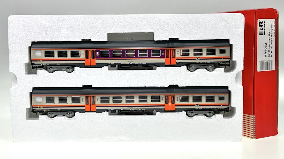 Rivarossi HR4062 FS set due carrozze livrea MDVC di cui una di 2cl. e una mista 1/2 cl., ep.V