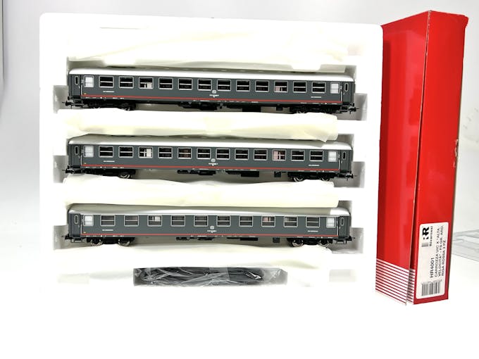 Rivarossi HR4001 FS set 3 carrozze FS Uic X livrea grigio ardesia con filetto rosso ''Alta velocità'', ep.IV