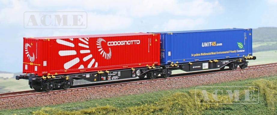 Acme 40494 Carro intermodale Tipo Sggmrss 90' PKP Cargo di nuova costruzione, con due casse mobili ''Codognotto'' e ''Unit45'', ep.VI