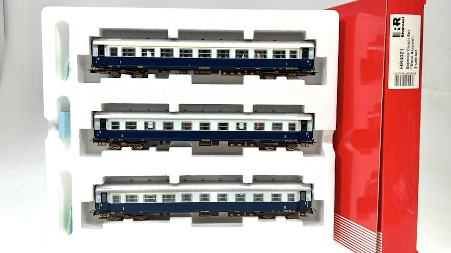 Rivarossi HR4021 FS set 3 carrozze Treno azzurro una di 1 cl + una di 2 cl + una mista 1e2 cl., ep.III