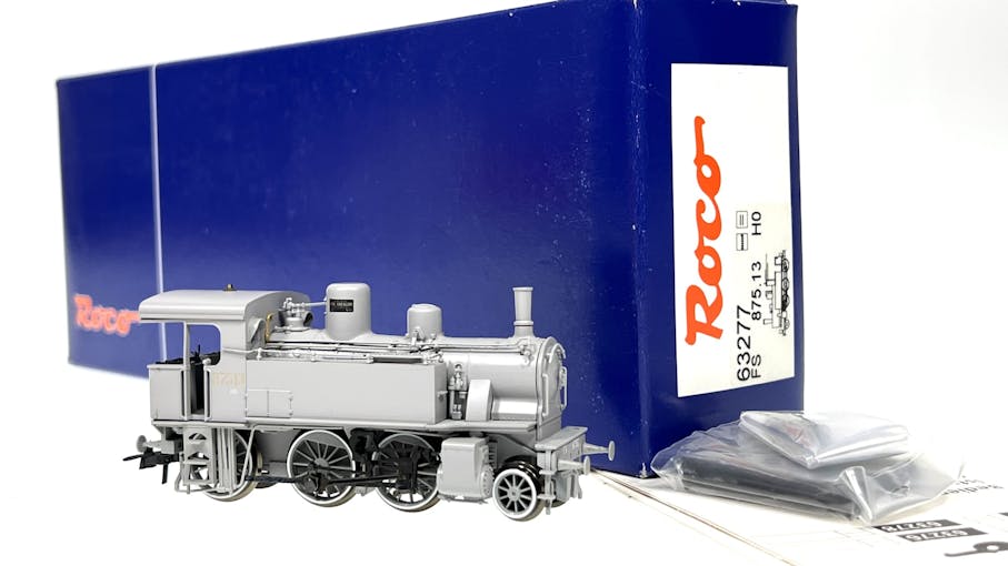 Roco 63277 FS locomotiva a vapore Gr 875.13 con cabina aperta, livrea grigio fotografico, ep.II
