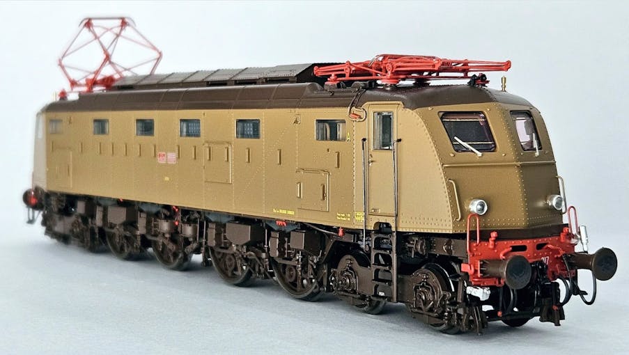 AIMX models AX2043 FS locomotiva elettrica E.428 217 aerodinamica ''T.I.B.B.'' Dep. Loc. Bologna S.D., ep.IV